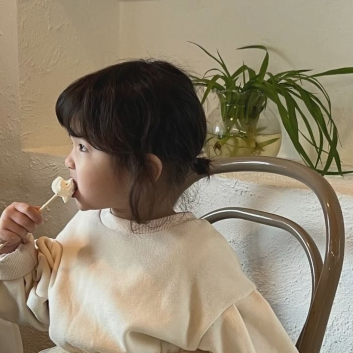 🪵 산장너낌 좋자나

#이즈바 산장너낌의 베이커리 카페 다녀왔어요.
빵 말해모해! 😋 쫄깃하고 정말 맛있구!

마시멜로우 굽굽! 캠핑 분위기 물씬🤍
산행하다 내려와 따뜻한 커피 한잔 마시는 기분이랄까!?

#이즈바
#20240121
#파주산장카페 
#파주베이커리카페 
#파주아이와가볼만한곳