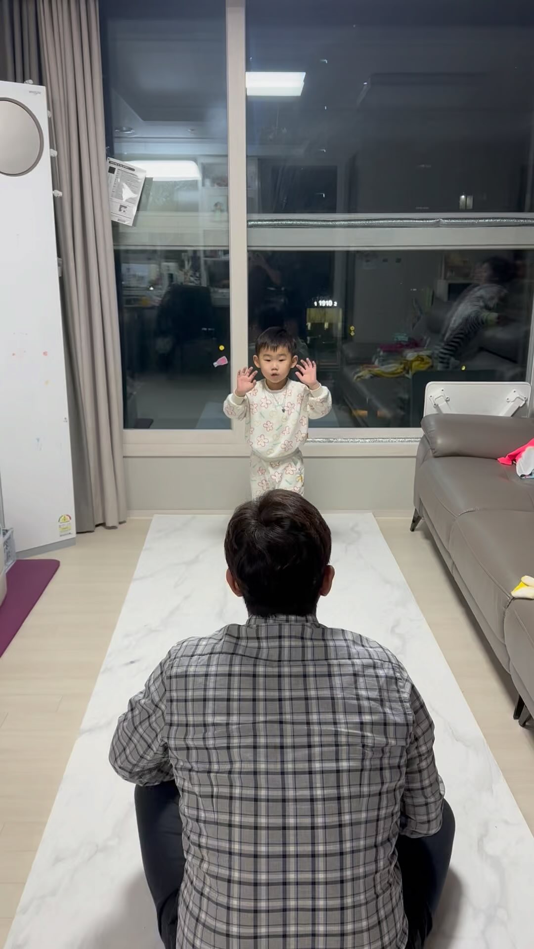 @bluefangsvc 보고게신가요?
배구계 꿈나무 만3살 남자아이예여 ㅎㅎㅎ

작년 12월 부터 배구에 빠진 엄마 따라 배구경기 직관다니며 배구홀릭된 아이들 ㅎ
아직 저녁으로 배구배구배구구구구ㅜ