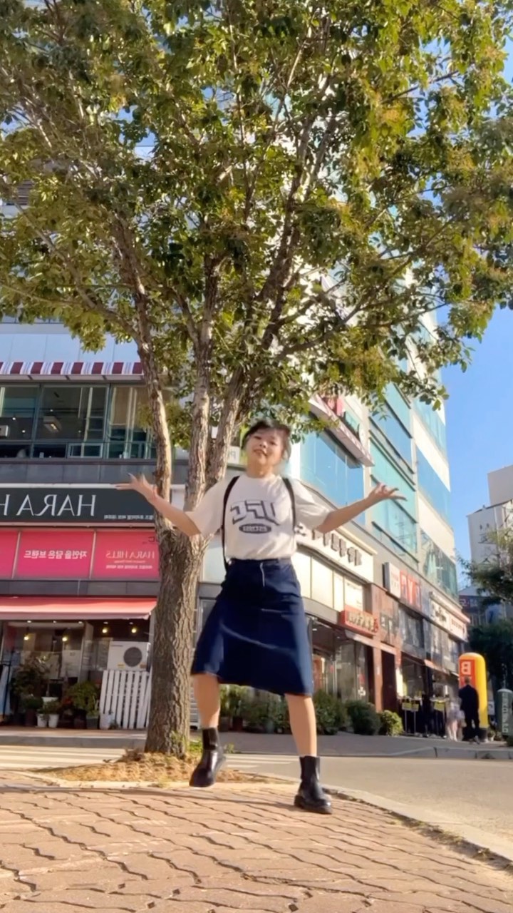 #광고 야! 너 똑바로 말해! 흰색이야 검정이야🤍🖤
.
지코님이 모델이신 UFC 💟 6/5일부터 6/23일까지 UFC스포츠 공식 홈페이지에서 숏폼 프로모션 진행한다구 합니다:) 추첨을 통해 상품 얻어 갑시다용! 참여만 해도 3000포인트 지급✅ 방법은 UFC스포츠 홈페이지에서 🌊 즐겨FC 확인!
.
.
.

#즐겨fc #ufcsports #ufc반팔티셔츠 #미니멀룩 #스트릿패션 #여름패션 #데일리룩 #티셔츠추천 #커플반팔티 #반팔코디 #b1a4 #whatshappening #이게무슨일이야