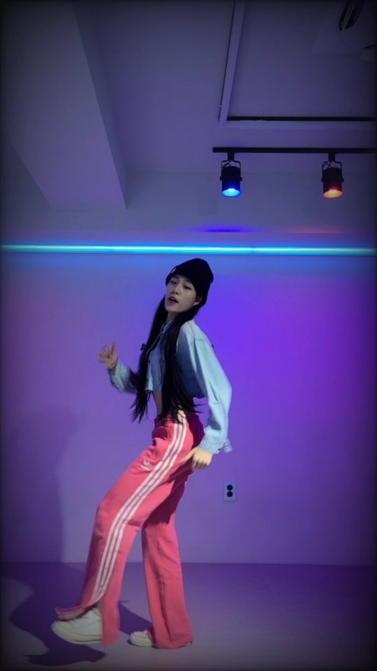 달려라 바다~~~~~🌟😎

#방탄 #방탄소년단 #달려라방탄 #달려라방탄챌린지 #bts #btsvideos #kpop #kpopdancecover #reels #하이브 #btsreels #follow #dancer #💜 #amenostudio_d