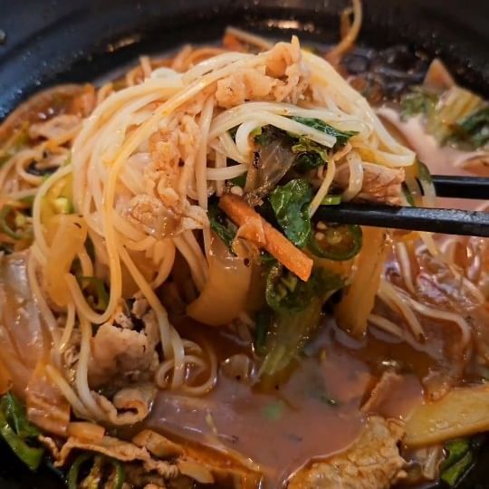 .
한남동 중식 맛집 1위!

📍한남동자리 송도점

런닝맨, 수요미식회, 맛있을지도 등 다수 방송 출연
목화솜 탕수육으로 유명한 중식 맛집! 한남동자리 2호점은 송도에 있다는걸 아시나요???

짜장, 짬뽕은 기본으로 너무 맛있고👍
한입에 쏙 들어가는 사이즈에 목화솜 탕수육은 먹기도 편하고 맛도 좋네요!!
매장도 넓고 분위기도 좋아서 부모님 모시고 가기 딱 좋은곳입니다!

추천드립니다!

❗️오픈이벤트 가격❗️ (45,000-> 25,000)
1. 쌀국수 차돌짬뽕 + 목화솜 탕수육(12p) 
2. 삼선 간짜장 + 목화솜 탕수육 (12p)

▪️삼선 간짜장 - (12,000)

🏠 인천 연수구 하모니로 124 송도타운 5층 501호 , 502호
📝 매일 11:00 ~ 21:00 (브레이크 티임 15:00 ~ 17:00 / 라스트 오더 20:30)
☎️ 032-832-8870
.
.
.
.
.
.
.
.
.
.
.
#한남동자리 #한남동자리송도점 #자장면 #짜장면 #짬뽕 #중식맛집 #목화솜탕수육 #탕수육맛집