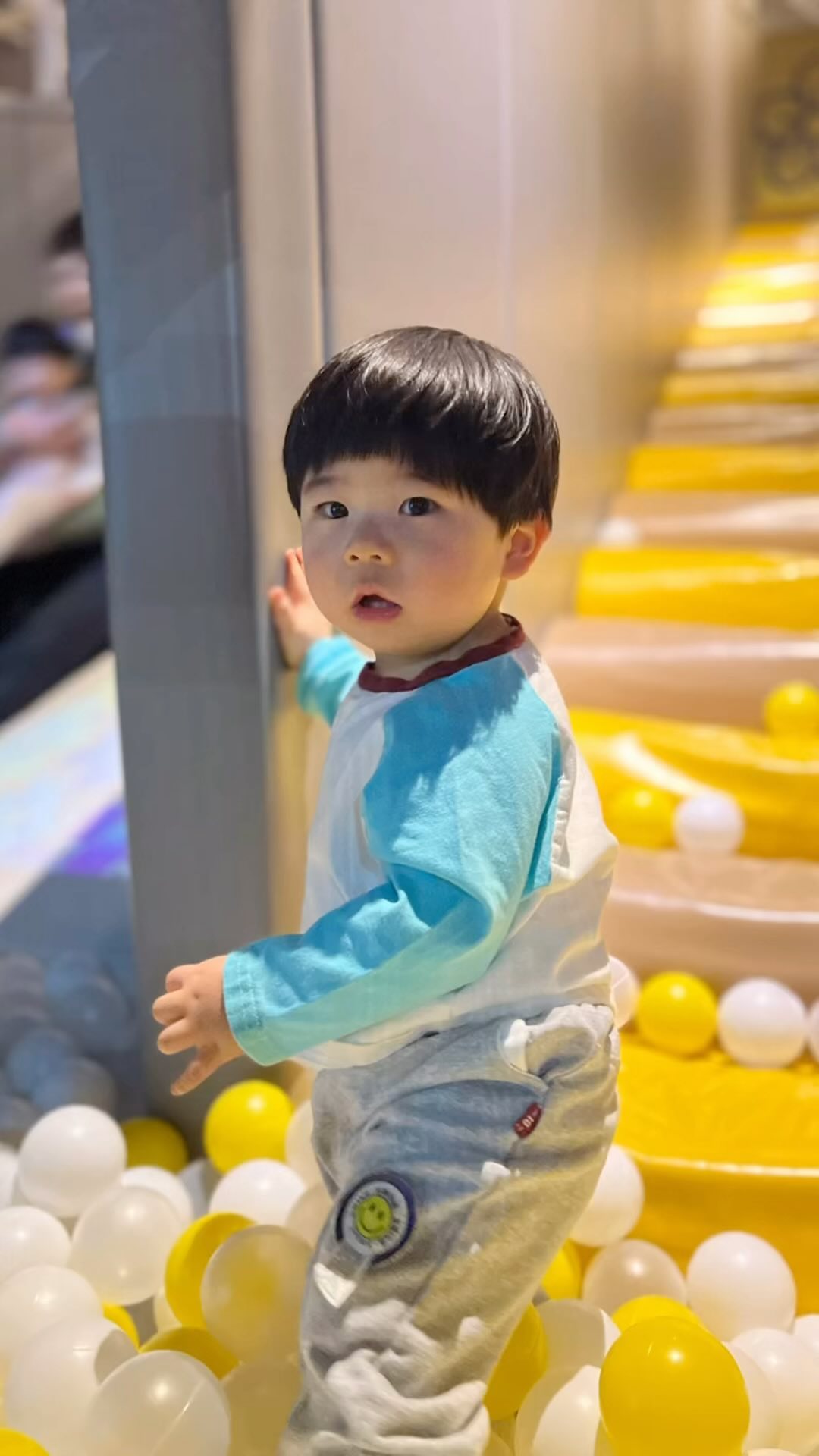 이번주에 방문한 키카는 아가들은 없더라🥲 유치원이상 키카인가봄 ㅋㅋㅋ 그래도 밥먹고 난 이후에는 여무지게 잘 놀고왔다!
#17개월 #광교키카
