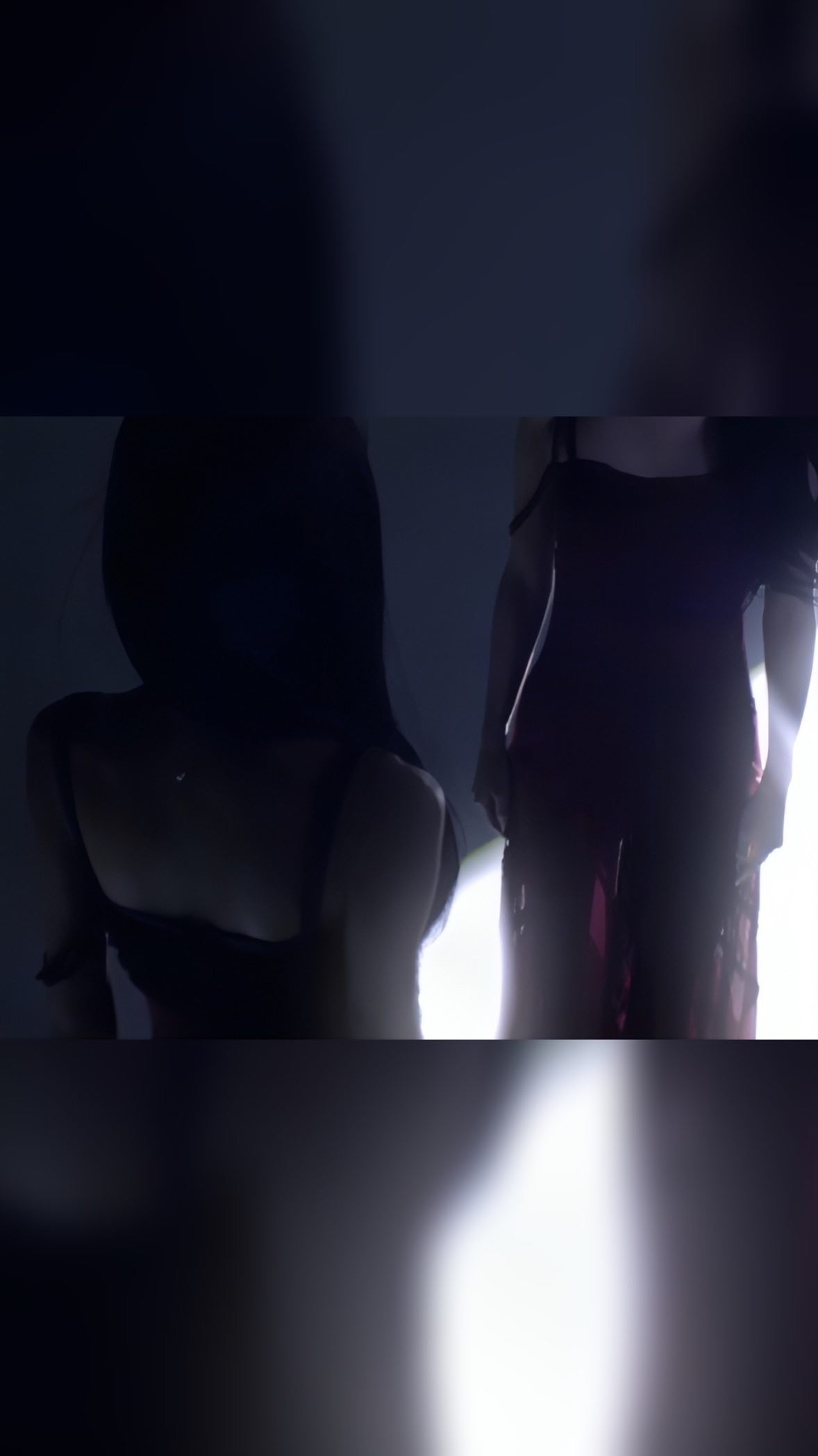 얼마 전 스토리로 조심스레 올렸던 
우주소녀 설아님의 솔로 데뷔 뮤직비디오🎬

2023년 마지막을 장식해주었던 촬영🎉

얼굴예쁜 사람은 역시 마음도 예쁘다고 
미모도, 성격도 그저 빛✨
이번 솔로곡도 너무 좋고, 
실물에 반해 버려 팬 안할 수 없었던 설아님🥹🫶🏻

그래서 나 어디에 나오냐구~?~?
어디있게🤭