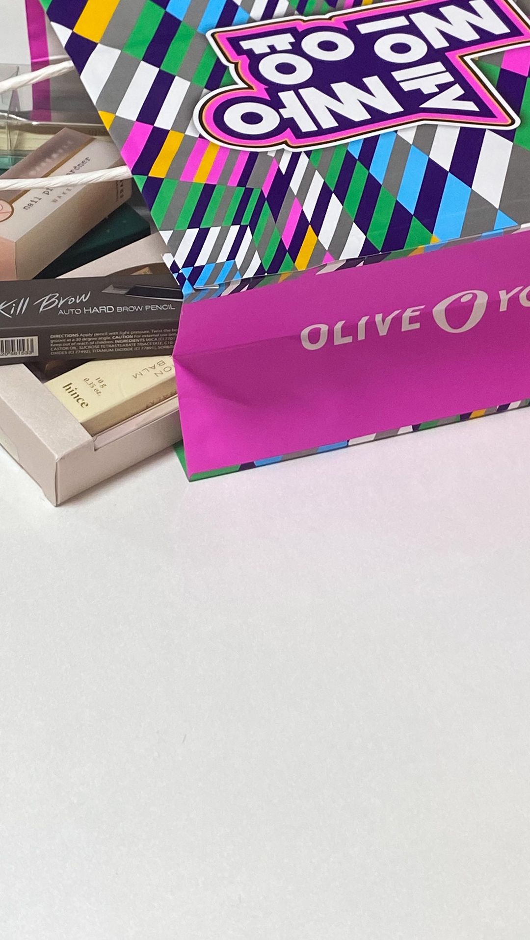 I made a video of things I bought from @oliveyoung_official this month~ hope you like it!🥰🙏🏻
이번달에 제가 올리브영에서 산 것들을 추천해 보고싶어서 이영상을 올리게됩니당 ㅎㅎ 마음에 들면 좋겠어용!🫣🙏🏻

#recommendation#Beauty#beautytips#koreanbeauty#kbeauty#kbeautyblogger#kbeautyproducts#beautyreview#kbeautyreview#oliveyoung#explore#follow#like#외국인#뷰티#뷰티그램#뷰티리뷰#올리브영#리뷰#광고#제품추천#팔로우#좋아요
#oliveyoung_official#올영세상