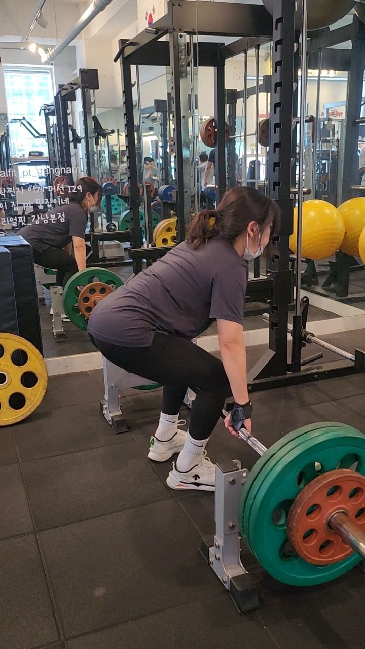 갑작스런 시도였지만🤣
데드리프트 100kg 겨우~~ 들었다!
뿌듯한걸😁

#데드리프트100kg #겨우겨우성공 #뿌듯하다 #운동하는여자 #운동하는직장인 #다이어트