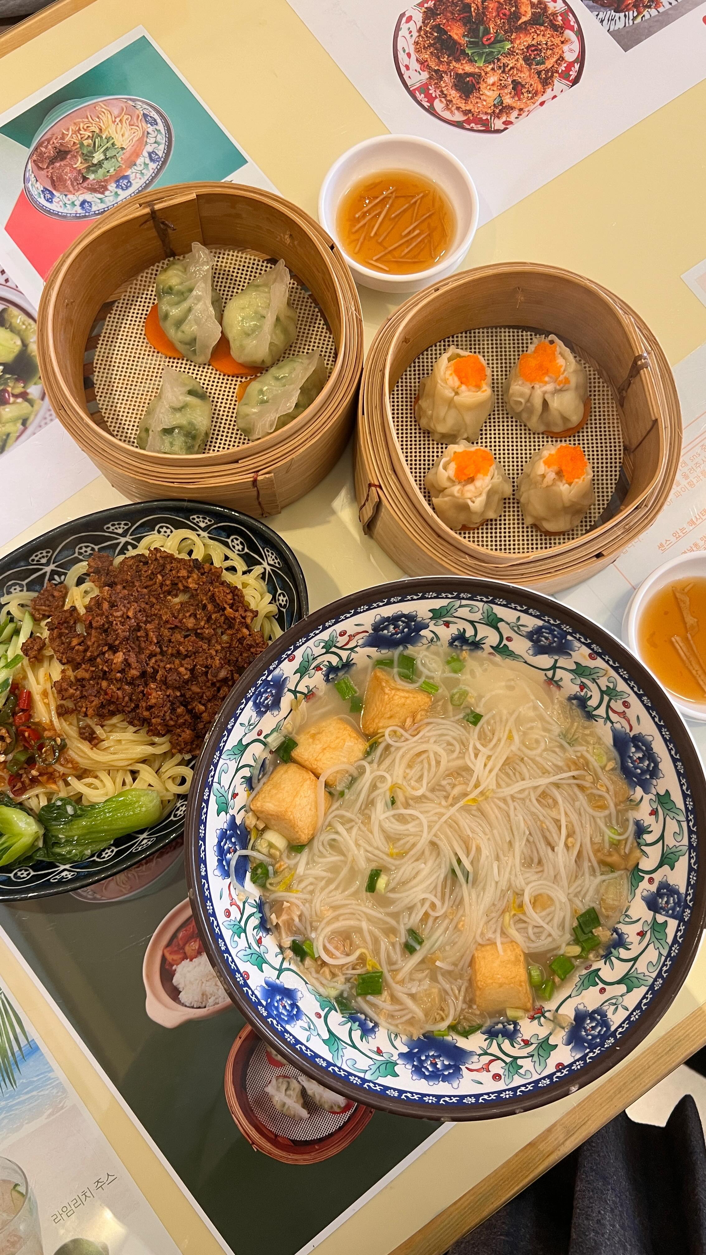#협찬 #리리마카오 #연남동중식 #연남동딤섬 #어머머 예상치못했던 맛집에 깜놀 
국물맛 미쳐씀