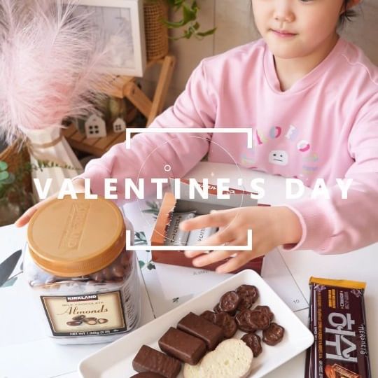 우리딸 #발렌타인먹방 보실래요?ㅎㅎ
좋아하는 #초콜릿 잔뜩 쌓아놓고
신나는 VALENTINE'S DAY 
사랑이 가득한 하루 💕💕

#Valentine #발렌타인비지엠 #파우 #POW #파우발렌타인 #발렌타인음원 #발렌타인송 #초콜릿먹방 #사랑 #사랑비지엠