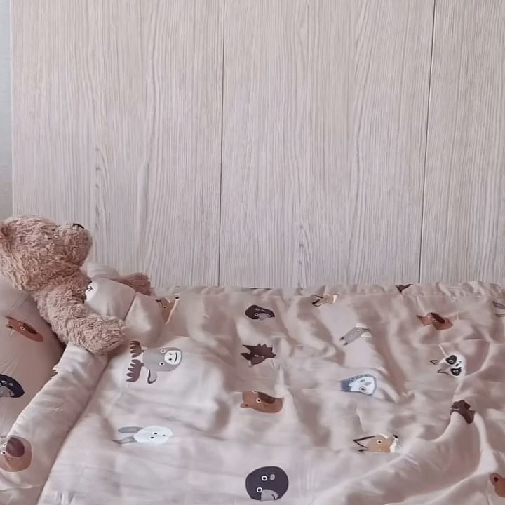 #도노도노협찬
울집 곰도리까지 반한 도노도노 낮잠이불🤍
.
#스톱모션 #낮잠이불 #도노도노 #도노도노낮잠이불 #낮잠이불세트 #사계절낮잠이불 #낮잠이불추천 #일체형낮잠이불 #분리형낮잠이불 #모달낮잠이불 #듀라론낮잠이불 #어린이집준비물