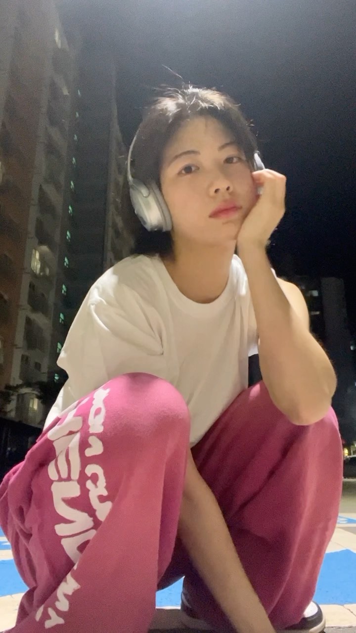 뉴진스 짭 뉴프렌다 𝘬𝘬 😏😏
⠀
#뉴진스 #newjeans #newjeanschallenge #뉴진스챌린지 #reels #challenge #dance #dancer #kpop #dancechallenge #fyp