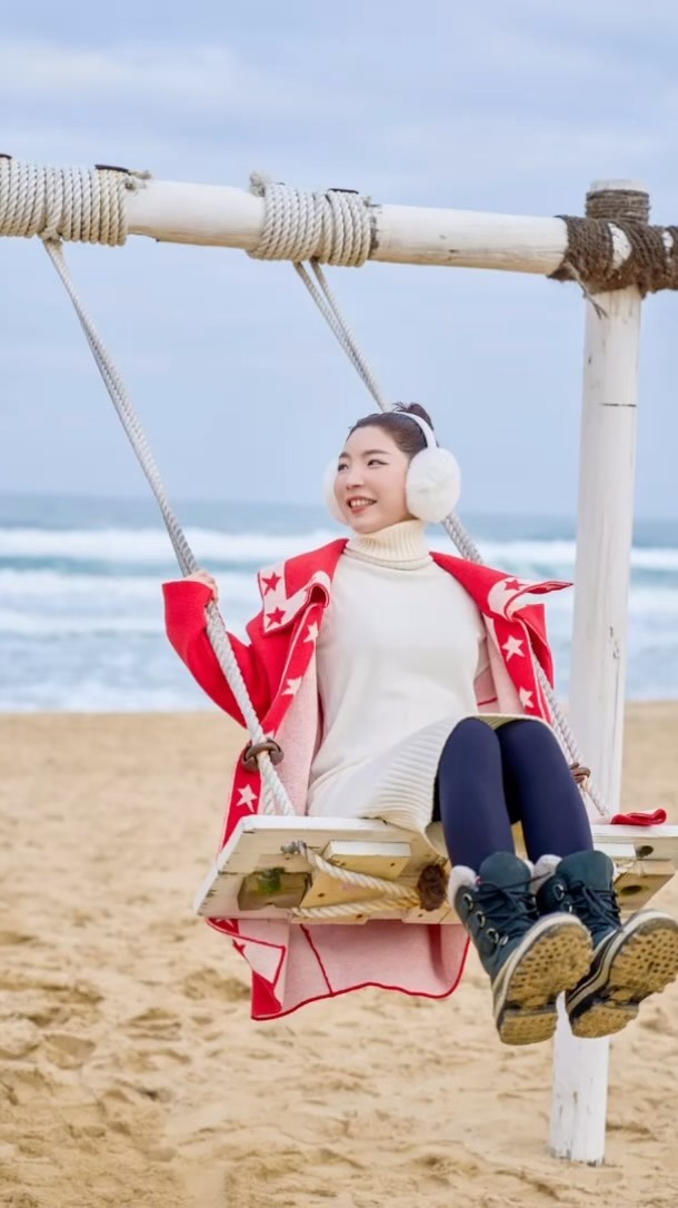 강릉여행🌊 

겨울바다도 매력이 있죠😉
bts정류장이 곧 없어진다고 들었습니당..🥲
연초에 갔던 첫바다💙

#감성을노느다 
📸 @galaxy86_photo (1-6) @jwy.photo (7-8)