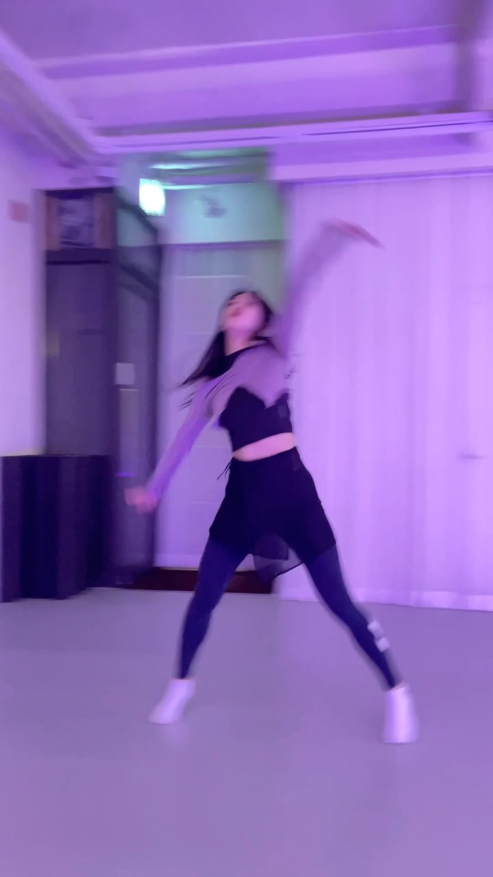 이 안무.. 이 음악에도 찰떡일 줄 알았어 🫶이 분은 누구시길래 이렇게 벤슨 분이라고 존칭 붙이나요? 

요즘 릴스 꽉 잡고 있는 ‘분’ 

🎧 Beson boone - Beautiful Things 

😊💟💜💜 ㅋㅋㅋㅋㅋ

#릴스유행 #유행릴스 #유행음악