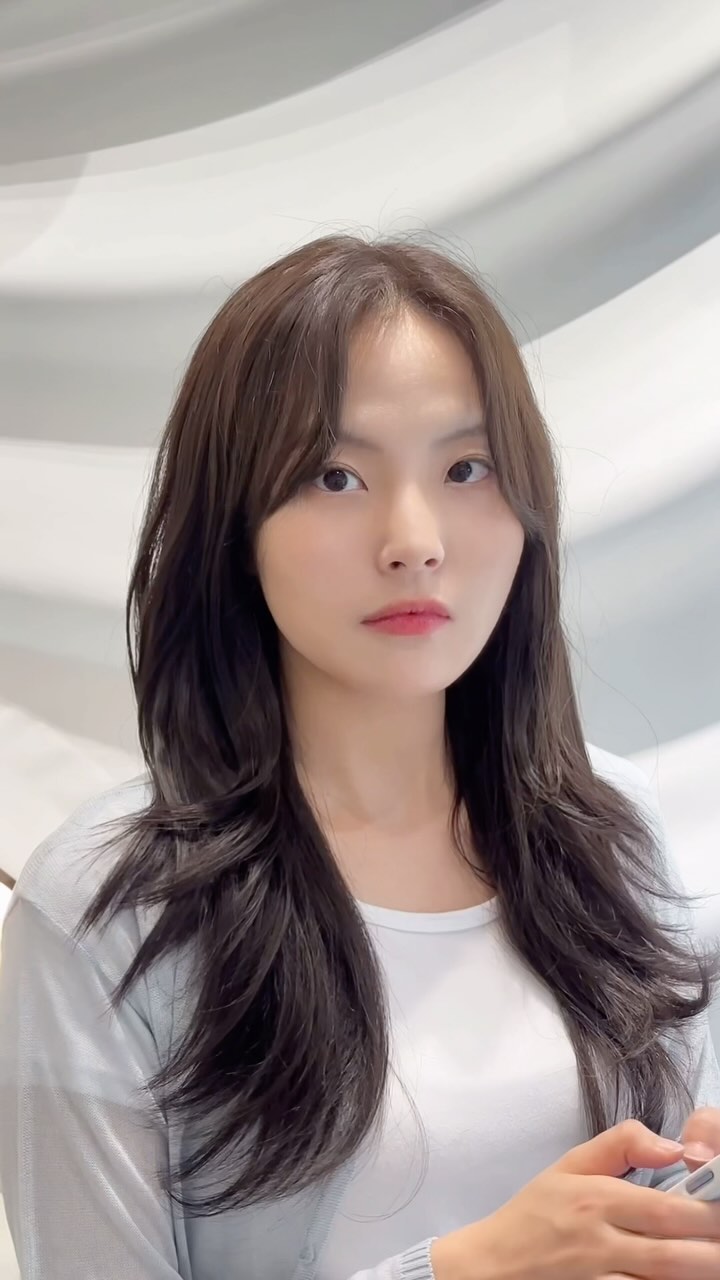 머리받고 기분전환 #광고 
.
.
.
.
혜리디자이너님께 예쁘게 머리도 받고 
헤어컬러 고민했는데 친절하게 설명해주셔서 너무 감사합니다🤍
#유메즈헤어