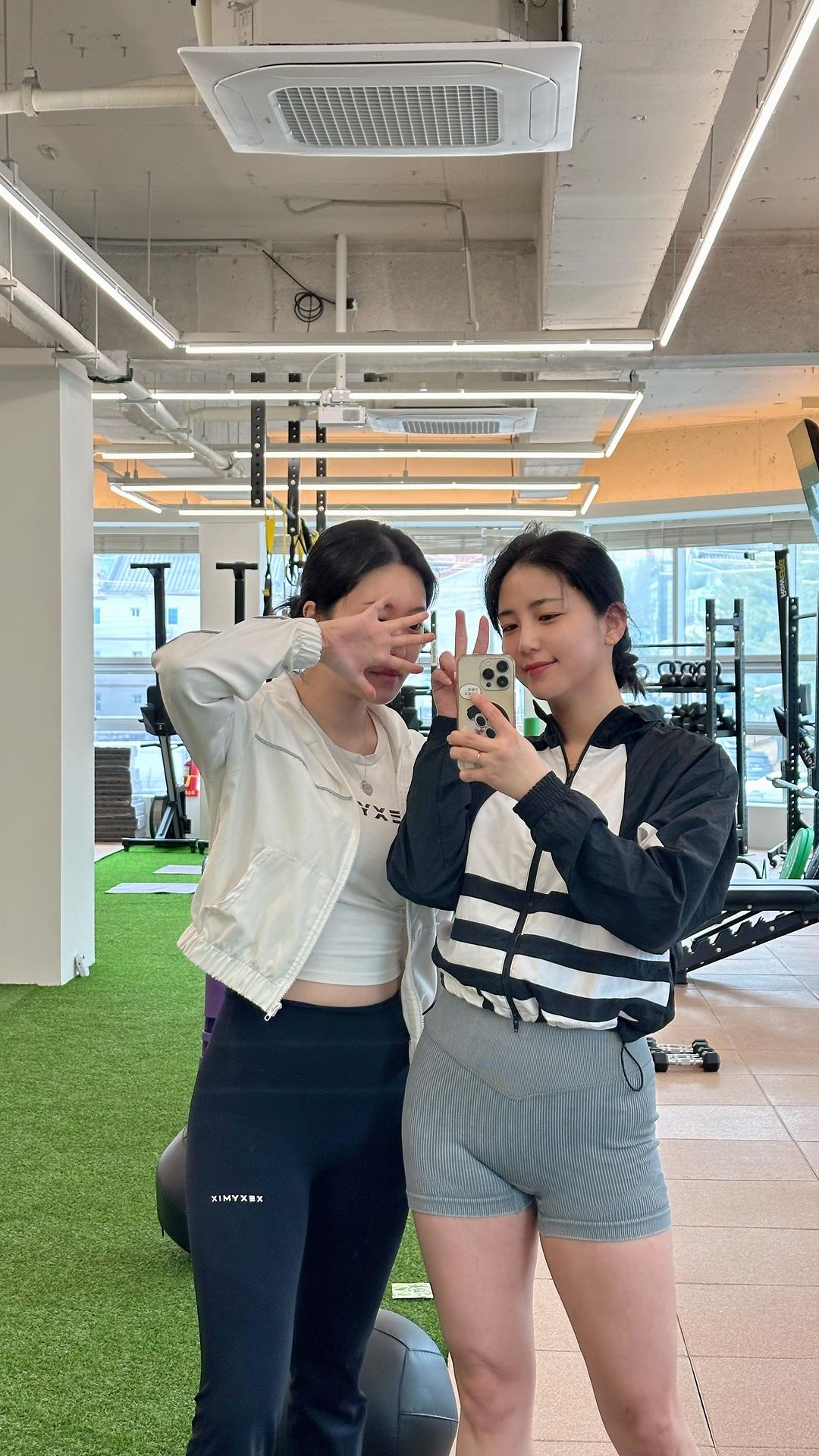 질좋은 근육이 아닌
크기만 큰 근육의
상체형 인간은
덤벨 2kg에 후달리고..ㅋㅋㅋㅋ
스앵님의 관심이 무섭고..
그래도 또 달린다..
지방 꺼져 ㅠㅠ
.
.
.
#김해운동 #김해크로스핏 #삼계크로스핏 #핏츠 #핏츠삼계점 #크로스핏 #크로스핏터 #크로스핏하는여자 #인터벌 #운동영상 #운동릴스 
@fits_samgye @fits.korea