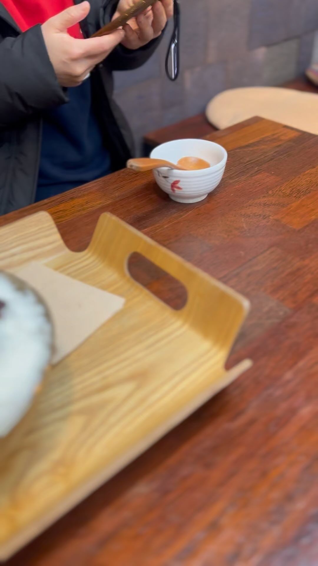 내 핸드폰 초점은 왜 항상~
그나저나 여기 팥 달지 않고 진짜 맛있네요!!!!
도가니때리고 2차로 팥빙수 먹는 녀자~

🏠파시랑
🎈오픈 11:00~20:00
🎈매주 수요일 정기 휴무
🎈 제주 서귀포시 태평로 415

#팥빙수 #존맛 #여기 #파시랑 #서귀포맛집 #제주살이 #디저트카페