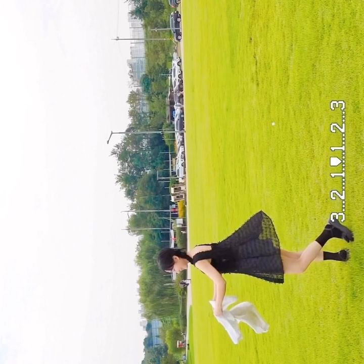 오늘도 색감천재 소니와 함께 야외로📷
#협찬 이지만 #소니코리아 요즘 최애🕊
⠀
주말만 되면 예쁜곳 찾아다니는 1인🙋🏻‍♀️
걸으면서 찍어도 선명하고 안정적인 #ZV1M2
손떨림방지 기능으로 마음 놓고 실컷 촬영 했어요!
⠀
하루종일 촬영하다가 배터리 부족하면
바로 교체 가능하니까 충전 기다릴 필요 없어요😮
⠀
#소니 #브이로그 #ZENZ4기
#븱 #일상브이로그 #카메라추천
⠀
Video by #ZV1M2