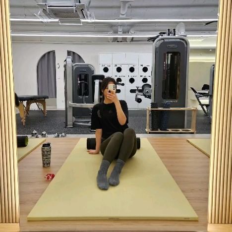 연휴의 시작은 운동으로😉
오빠랑 핫체..지옥의 하체.. 간만에 했다 죽을 뻔했네ㅎㅎ..

반차쓰고 일일권으로 간 여의도 피트니스타운 
새로 생겼는지 깔끔했다

설에 도루묵 되겠지만
그래도 했다는거에 만족✌️
많이 먹고 새해 복 많이 받아야지

#헬슐랭 #오운완 #운동데이트 #커플웨이트 #여의도피트니스타운