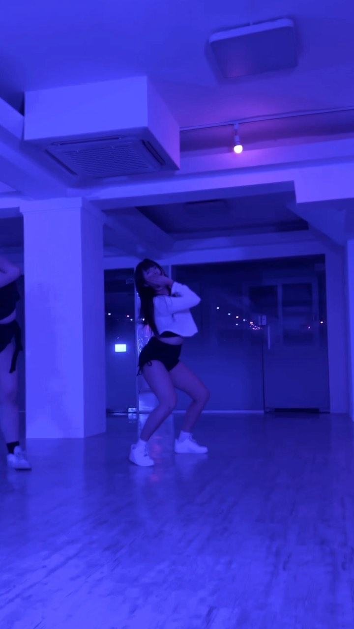 춤 오래만에 춰서 그냥 올리고 싶었음♪( ´θ｀)ノ
因為很久沒跳舞 就想發個文紀念(⁎⁍̴̛ᴗ⁍̴̛⁎)