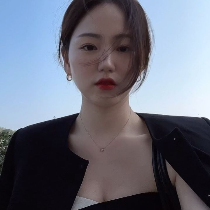 리샘한의원 2번째 방문후기 ✨
보기만해도 시원하고 개운한건 진짜 팩트인데
침술 하나로 얼굴,머리가 맑아지는건 기분탓인지 진짜 효과가 있는건지..! 
아리송하다!!! 10회 받으면 진짜 얼굴소멸되는거 아닌가몰라.. 😗

.
.
.
.
.
#리샘한의원 #안면비대칭 #안면비대칭교정 #한의원 #강남한의원