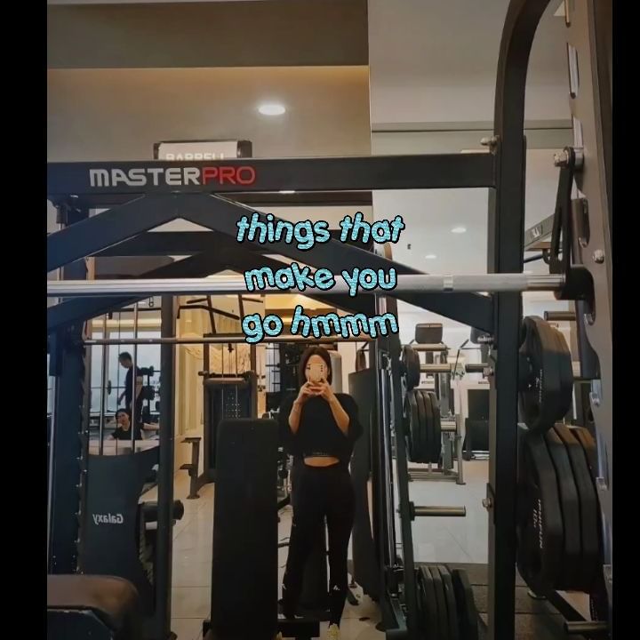 기분이 꿀꿀한 날은 하체? 상체? 🦵 💪 

봄이 찾아 온 것처럼 날씨가 🌞 포근하다가..
다시 추워졌어요. 내일은 ☔️ 가 내린다고 하네요.

오늘은 쫌 기분이 센치하고.. 
뭔가 쪼그라드는 것 같은 기분이 🫣
아무래도 오늘 컨디션이 좋지 않아서 인가 봅니다.

인친님들은 꿀꿀한 날에는 상체? 핫체?
급 궁금해지는 날 입니다.
저는... ?!

근나잇 ✨️🌙 
화요팅 입니다!!!

#월운완 #화요팅 #힙스러스트 #아웃타이 #헬스하는여자 #운동소통 #운동소통환영 #운동소통맞팔 #운동하는여자 #핫체데이 #근나잇 #ㅇㅇㅇ