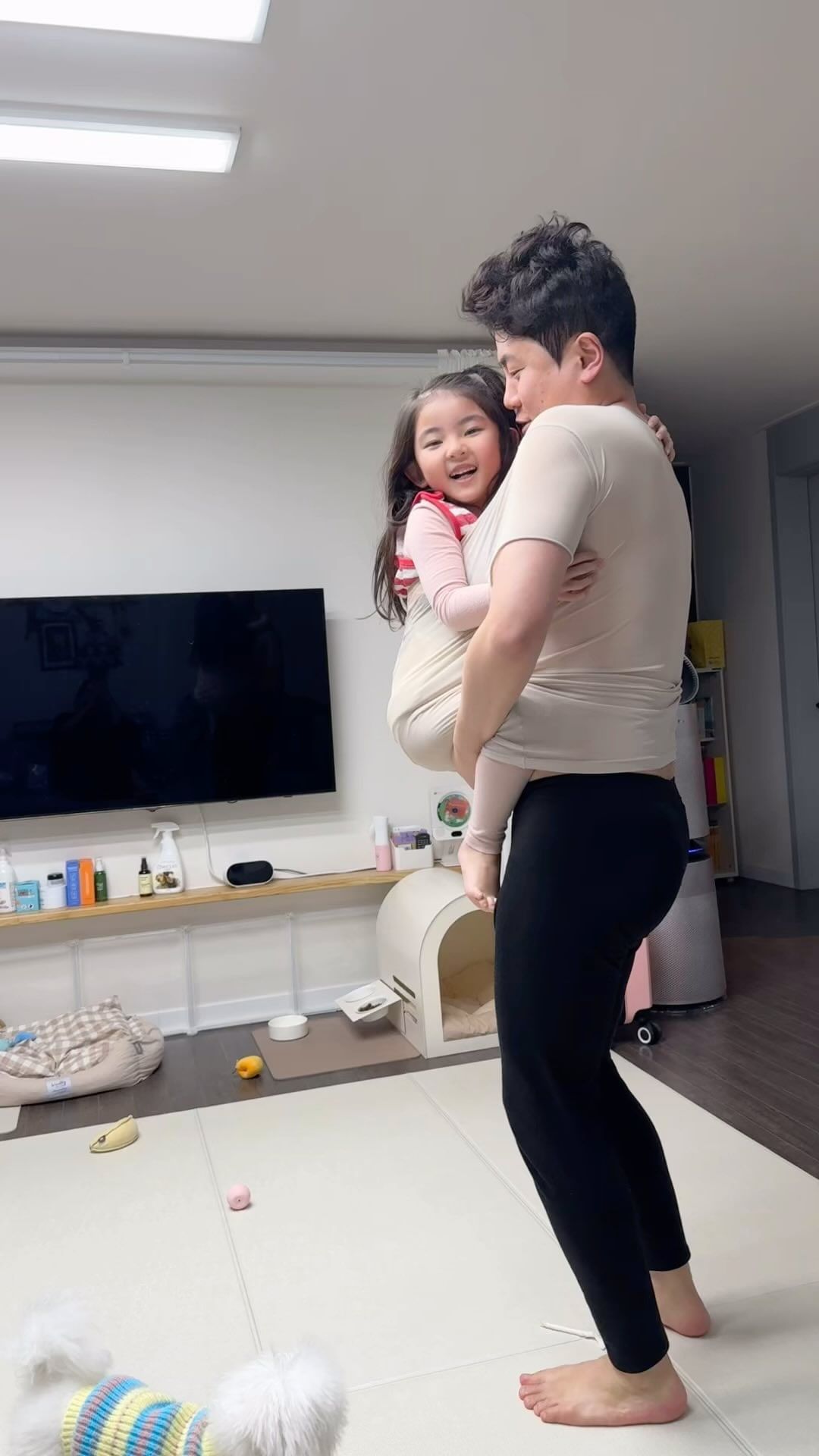 캥거루 놀이🦘

아빠랑 노는게 젤좋아❤️🥰

오늘도 지못미 소윤아빵❤️