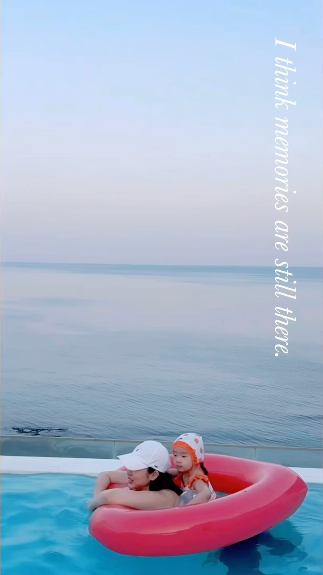 ⠀
엄딱지 데리고 둘이서 떠나는 여행은 쉽지 않았지만
예원이가 좋아하는 물놀이 즐기고 와서 만족🩵🩷

#포항풀빌라 #포항펜션 #포항루프탑수영장 #아이랑가기좋은풀빌라 #아이랑여행 #아이랑호캉스 #풀빌라펜션 #풀빌라 #울산근교풀빌라 #울산근교여행 #울산근교펜션 #울산맘 #소띠맘 #육아일기