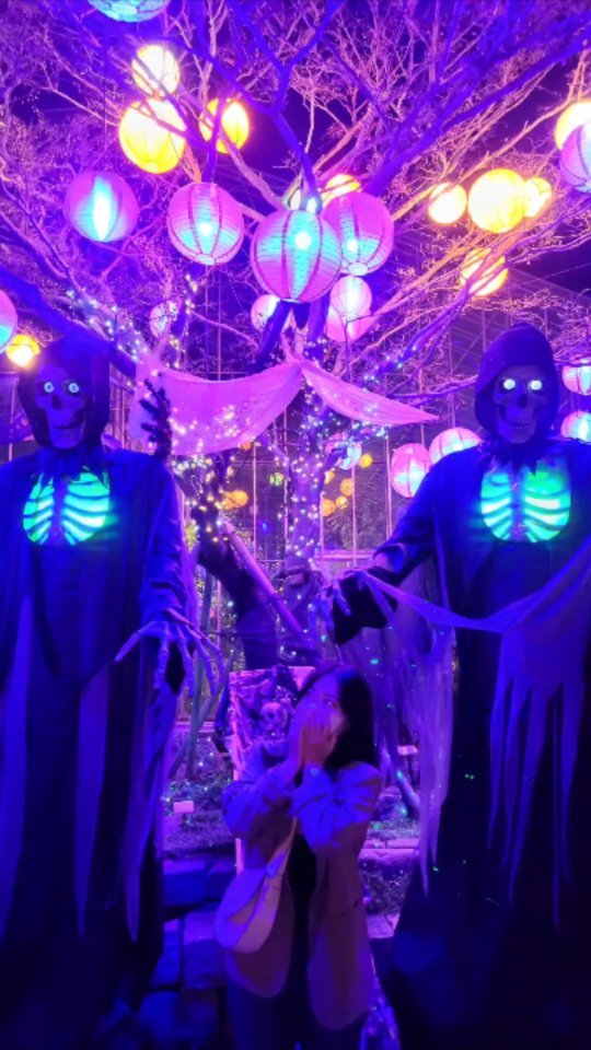 🎃
여기 할로윈에 진심인 곳이 있어요!!
밤에 가니 진짜 으슥해서 조금 무섭다는??👻

#진해 #보타닉뮤지엄 #진해보타닉뮤지엄 
#창원 #창원가볼만한곳 #진해가볼만한곳