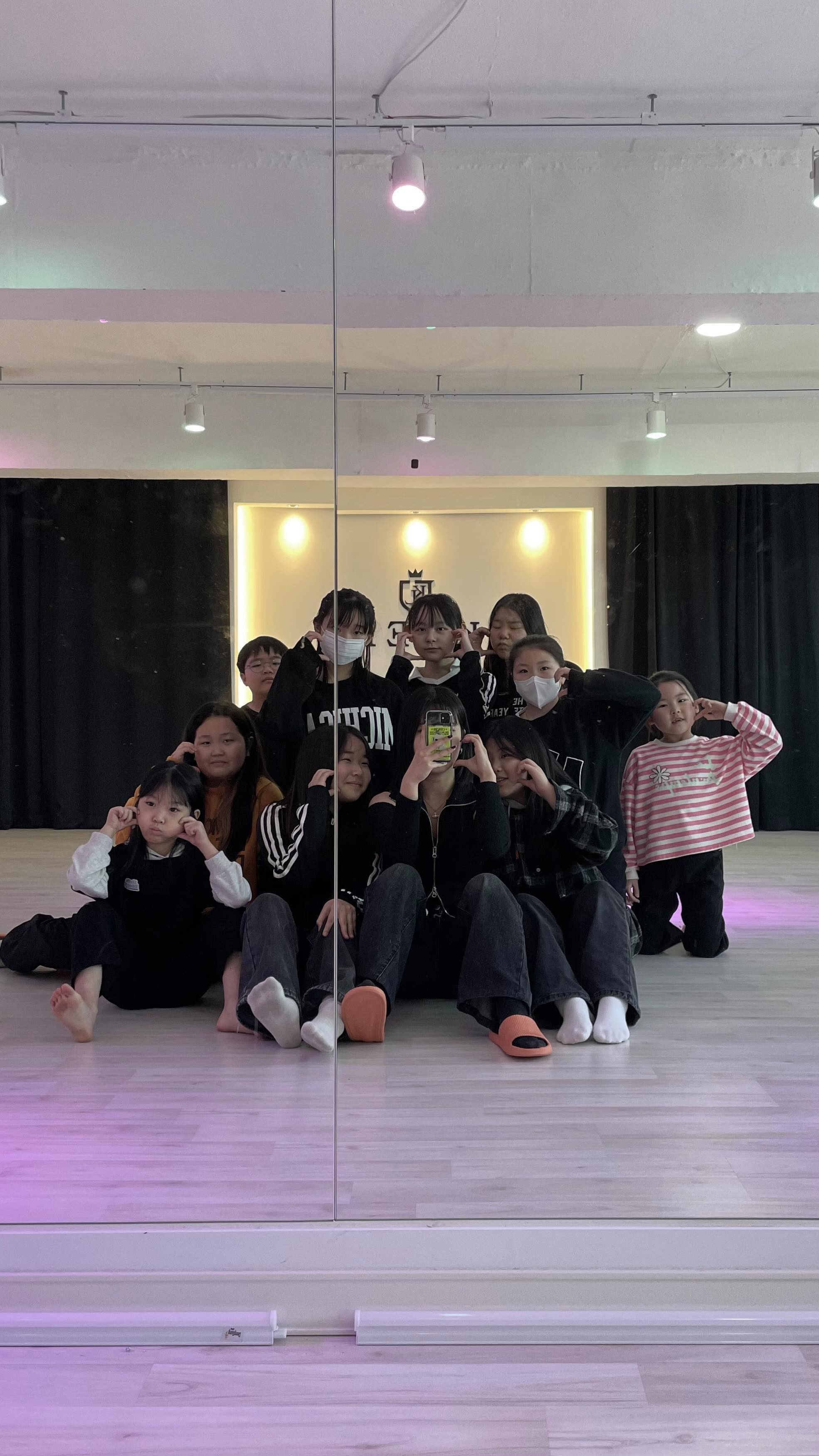🌈 Super 아이들
.
.

#11 #11년생 #12 #12년생 #13 #13년생 #14 #14년생 #15 #15년생 #16 #16년생 #여자아이들 #슈퍼레이디 #안무커버 #superlady #dance #dancer #kpop #kpopdance #reels #릴스 #추천 #fyp #스공 #스토리공유 #맞팔 #맞팔해요 #팔로우 #릴스타그램