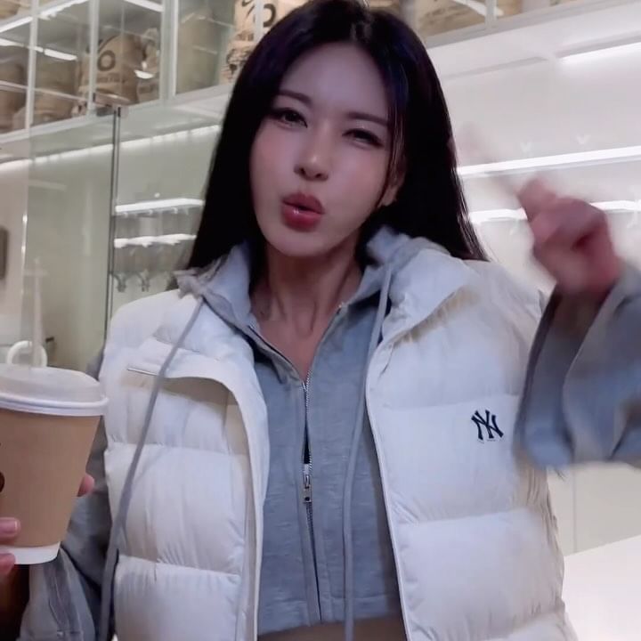 #유료광고 %?? 이거 되는사람??🤚 

#mlbkorea #mlbcrew #mlbmegacrew #mlb패딩 #mlb패딩조끼