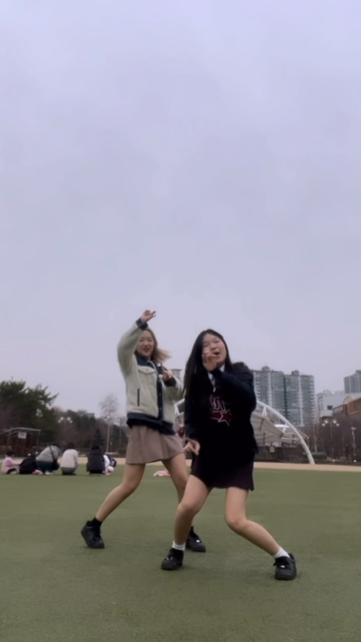 여고생 바@ㅣ브

#08 @yugyeom #1분만 #reelschallenge #fyp #내최애옷 @phyps_department