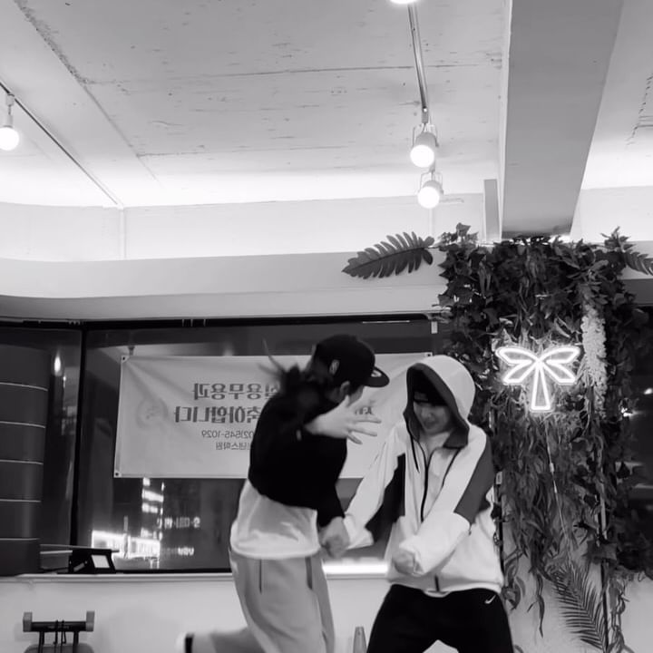 Love krump💕🔥

🧠 @yeonnei 
#krump #krumper #dancer #fyp #크럼프 #댄서
