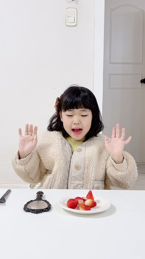 이초딩 딸기먹방🍓🍓🍓
⠀⠀⠀⠀⠀⠀⠀⠀⠀⠀⠀⠀⠀⠀⠀⠀
⠀⠀⠀⠀⠀⠀⠀⠀⠀⠀⠀⠀⠀⠀⠀⠀
이제별거다하는초딩님
얼른먹고가자지각하겠다
(열번얘기한듯요?)
⠀⠀⠀⠀⠀⠀⠀⠀⠀⠀⠀⠀⠀⠀⠀⠀
⠀⠀⠀⠀⠀⠀⠀⠀⠀⠀⠀⠀⠀⠀⠀⠀
⠀⠀⠀⠀⠀⠀⠀⠀⠀⠀⠀⠀⠀⠀⠀⠀
⠀⠀⠀⠀⠀⠀⠀⠀⠀⠀⠀⠀⠀⠀⠀⠀
#딸기먹방 #이초딩먹방 #mukbang #먹방 #asmrfood #babygirl #웃긴동영상 #릴스타그램 #유튜브꿈나무