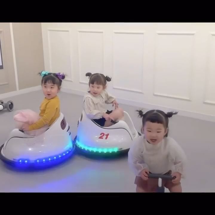 #연년생사남매

대구에 일이있어서 왔다가 도아만나 점심먹고
급 키카와서 즐겁게 놀기: ) 

갑자기 올라왔지만 오랜만에 만나서 즐거웠고
조만간 또, 만납시당💓

@doa_200720 
@mss2mk 

#대구놀러오기 #대구아이와 #대구키즈카페
#즐거운키즈카페 #친구와놀기