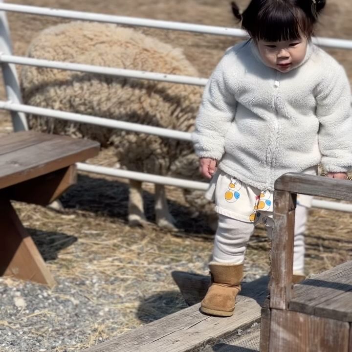 봄맞이 나들이🐑🤍

양평에 조그마한 양떼목장🤍
용문 가시면 꼭! #나해식당 으로 가세요😋
진짜 너무 너무 맛있음🫢❤️
#양평 #용문맛집 #양평한정식 #양평양떼목장
#양평나들이 #아기랑양평 #양평맛집