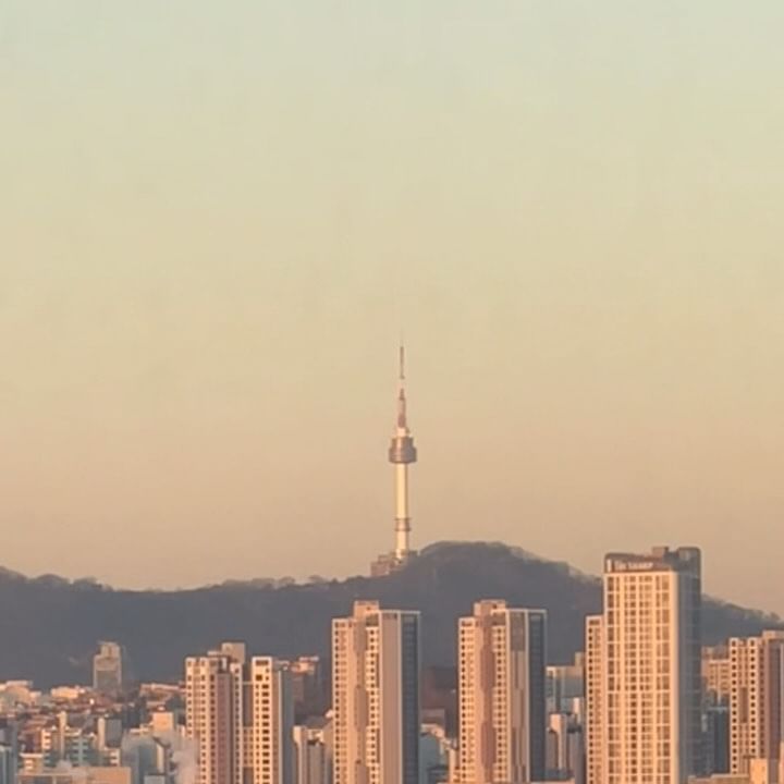The Things I Love, The Moments I Love in home
Stay as long as you want
Leave only is you have to
✨🌿🌃

#reels #lp #home #vinyl #oasis #lany #the1975 #lauv #cigarettesaftersex #disney #loveactually #breakfastattiffanys #namsantower #nell #야경 #남산타워 #seoul