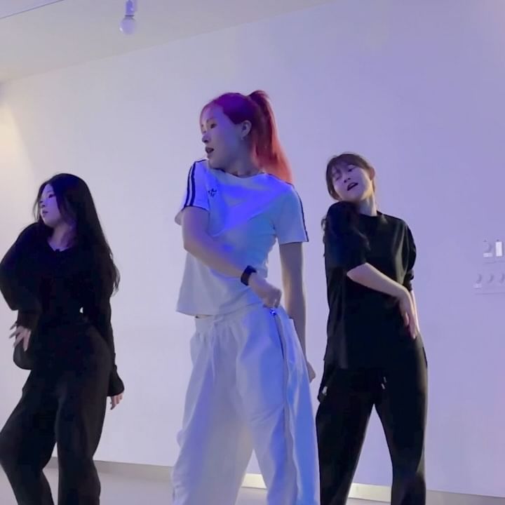 사근하게 🩵
#zaranara #dancer #choreography 
#reels #거니 #사랑은커져 #calidancestudio