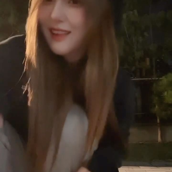 얼마면되냐고!!!💰🤑💵
.
.
.

그나저나 요즘 통통이되서 얼굴형 잃어가던 찰나에 턱선 얻고싶으면 오라던데..총총총가볼까 >>압구정 비앤미로 가면 답이나온다네?🫡 #압구정비앤미 #비앤미성형외과#듀얼라인실리프팅#실리프팅#실리프팅후기#실리프팅잘하는곳#실리프팅추천#브이라인 #비앤미
@coogie #쿠기 #챌린지 #challenge