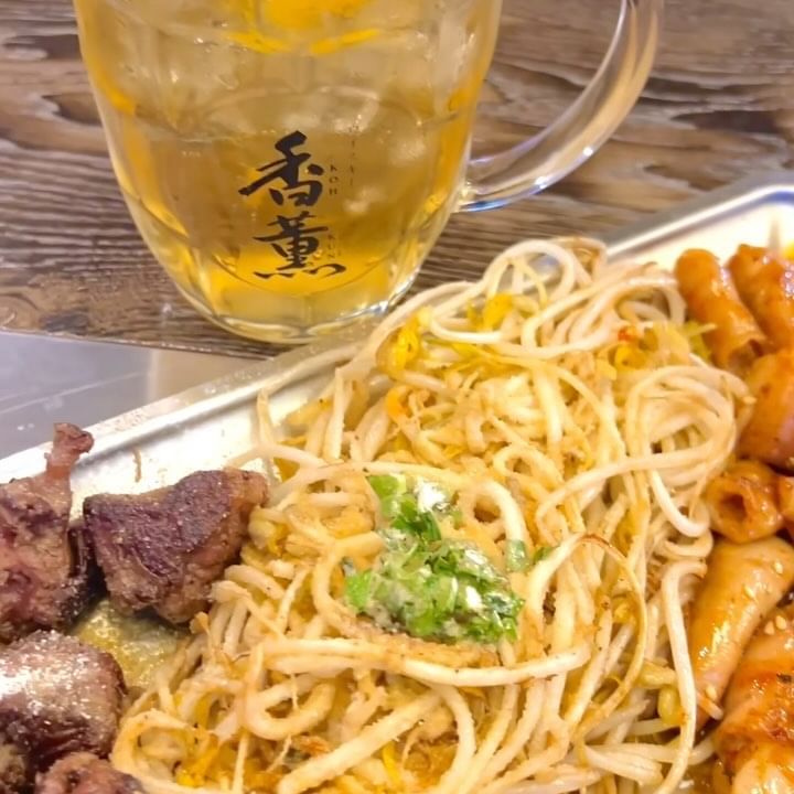 #협찬
한잔 하기 좋은 송리단길 맛집

베스트 메뉴인 믹스호르몬과 다양한 사이드메뉴

주문하고 얼마안되서 바로 구워져 나오는 데판야끼

곱창대창에 소고기까지 너무 잘구워져서 나오고
바닥에 있는 철판에서 끝까지 따끈하게 먹을 수 있어요

📍다케오호르몬데판야끼 송리단길점
[ 서울 송파구 백제고분로45길 8 1층 ]

안심살 22,000
믹스 호르몬 22,000
우삼겹 야끼소바 12,000
다케오 하이볼 9,000

#잠실맛집 #잠실일식 #잠실데이트코스 #송리단길맛집 #석촌호수맛집 #올림픽공원맛집 #잠실하이볼 #잠실소고기 #송파맛집 #잠실맛집추천 #잠실핫플레이스 #잠실데이트추천 #잠실고기집추천 #서울데이트 #잠실데이트