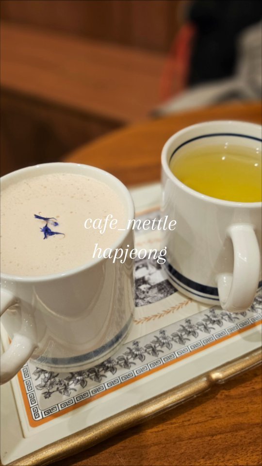 비오는 날 운치를 더하는 얼그레이 티 와 레몬티 

@cafe_mettle 카페 메틀 합정