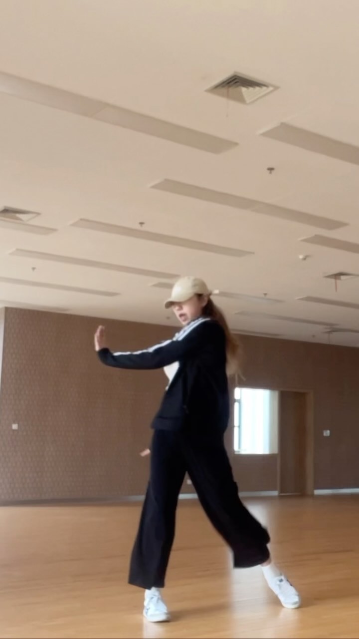 심심해서 10분만에 딴 안무😜