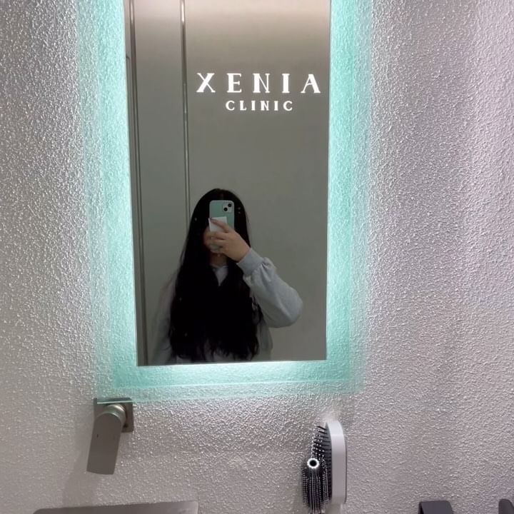 A much needed treatments for my skin 🩵 
.
.
#kbeauty #aquapeel #LDM #skincare #koreanskincare #travelkorea #seoul #xeniaclinic #koreanbeauty #facials