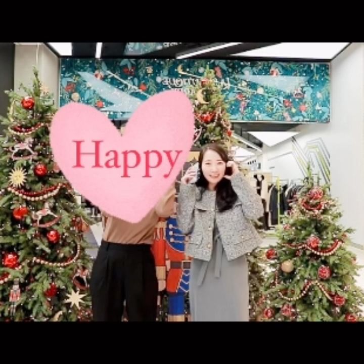 혼자도 행복하지만, 둘도 행복하고 ❤️ 나도 행복해야하지만, 내 주변의 사람들 다 행복했으면… 올 겨울 잘 버티고 내년 봄에 비로소 이 시기를 추억할 수 있길 ❄️ #크리스마스 를 유독 좋아하는 너에게 ❤️❤️❤️