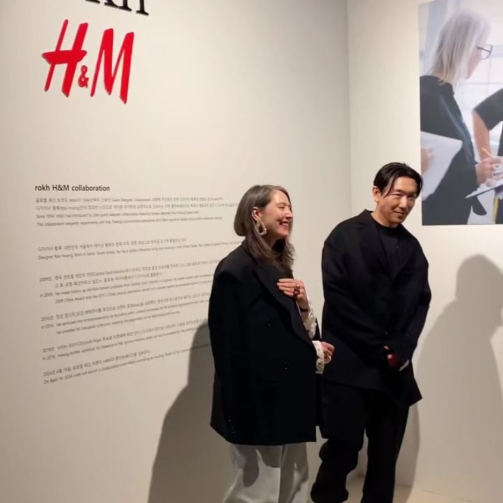 rokh x H&M
DDP에서 미리 만나볼 수 있었던 rokh x H&M 콜라보!
악세사리도 예쁘고 전체적으로 테일러링 디테일이 독특하고 예뻐서 소장욕구 뿜뿜
여러 스타들에 CL 공연까지 완벽! 💯
