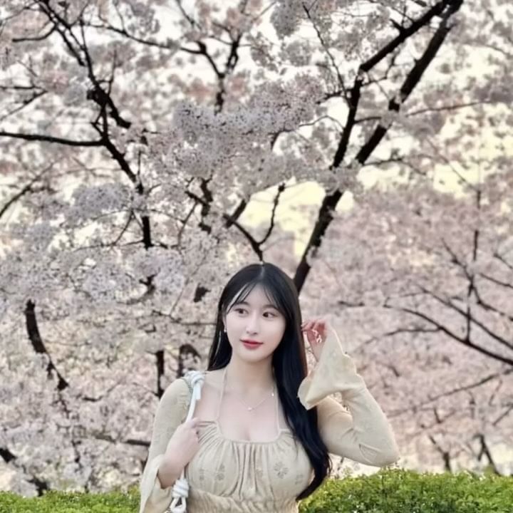 나두 벚꽃봤다아~🌸🌸

#석촌호수 #서울벚꽃 #벚꽃축제 #벚꽃명소