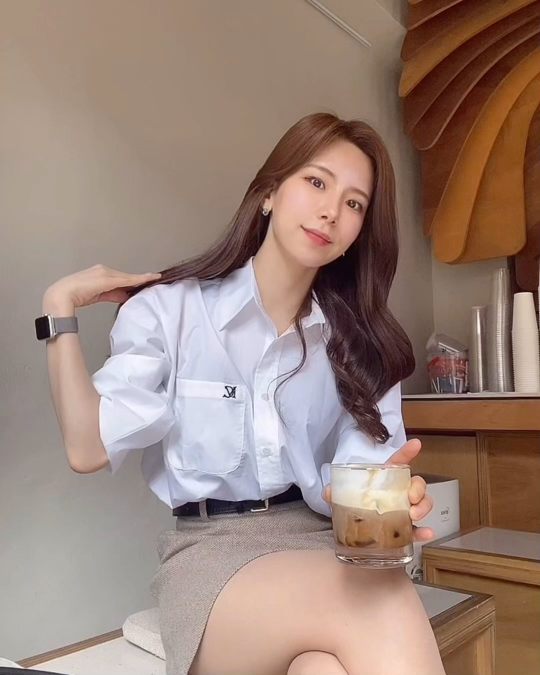 W컨셉에서 데일리룩 맛집
EUNE헤링본스커트 만나보세요😉
@eune_kr #w컨셉