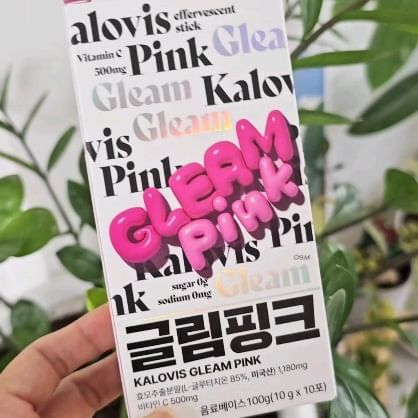 #광고 화사하게 형광등 켜주는 
#칼로비스 #글림핑크 챙겨먹어요~!

영통하는데 나만 얼굴에 조명 없어ㅜ.,ㅜ
혼자 어두워 챙겨 먹고 있어요~!

국내 최초 고함량 #글루타치온 
스틱(스틱 제형 기준)이라 더 관심 갔어요!
1포당 글루타치온 1000mg 함유
글루타치온 순도율 85%
시너지 성분 5종을 가득 담았다 해요~

물에 300ml에 한포 타면 사르르륵 
저을 필요없이 순식간에 녹아요~!

새콤달콤 아세로라 맛이라 
맛있게 먹을 수 있고 지친 오후
탄산이 있어 #생기충전 하기도 좋았다죠~!

#형광등스틱글림 #글루타치온스틱 #고함량글루타치온 #글루타치온추천 #맛있는글루타치온 #마시는글루타치온