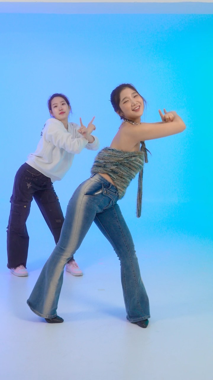 우주언니랑 💙

(인스타는 한국어버젼 노래가 안떠서 결국 포기 😭)