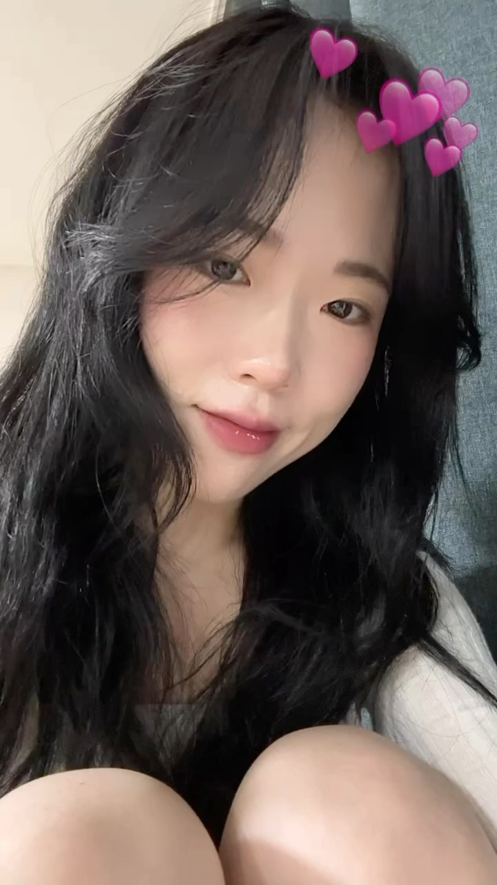 벚꽃구경 실컷하고는 감기걸려 말도 못하는 ㄴr 🩷

좀만 냅둬따 지워야지...
#오랜만에 #셀 #릴스