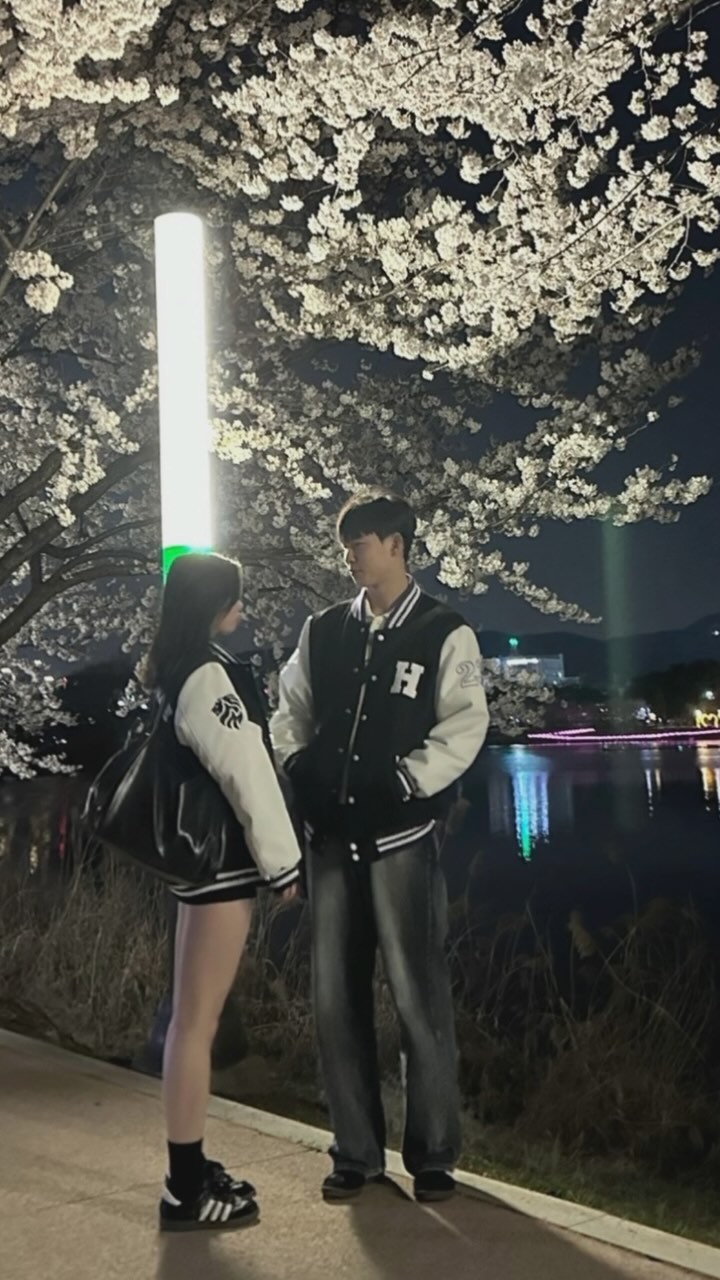 오다 주웠다
윌 유 메리 미🤵🏻🌸
#릴스 #reels #연애 #벚꽃 #커플스타그램 #럽스타그램 #데이트 #04 #fyp #reelsinstagram #남친 #봄 #릴스타그램 #릴스추천 #reelitfeelit
