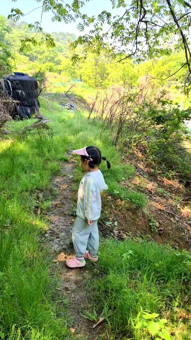 숲길을 걸어요 ♡
벌써 여름이냉 ㅠㅠ