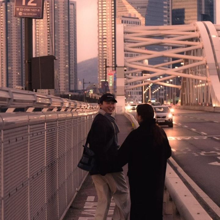 계속 생각나는 노래 Come with me ~
마지막까지 힘내자아 🤓💗
사진 찍어준 @travelvictorji 감샴다
.
.
.
#한강스냅 #양화공원 #야간스냅 #커플스냅
